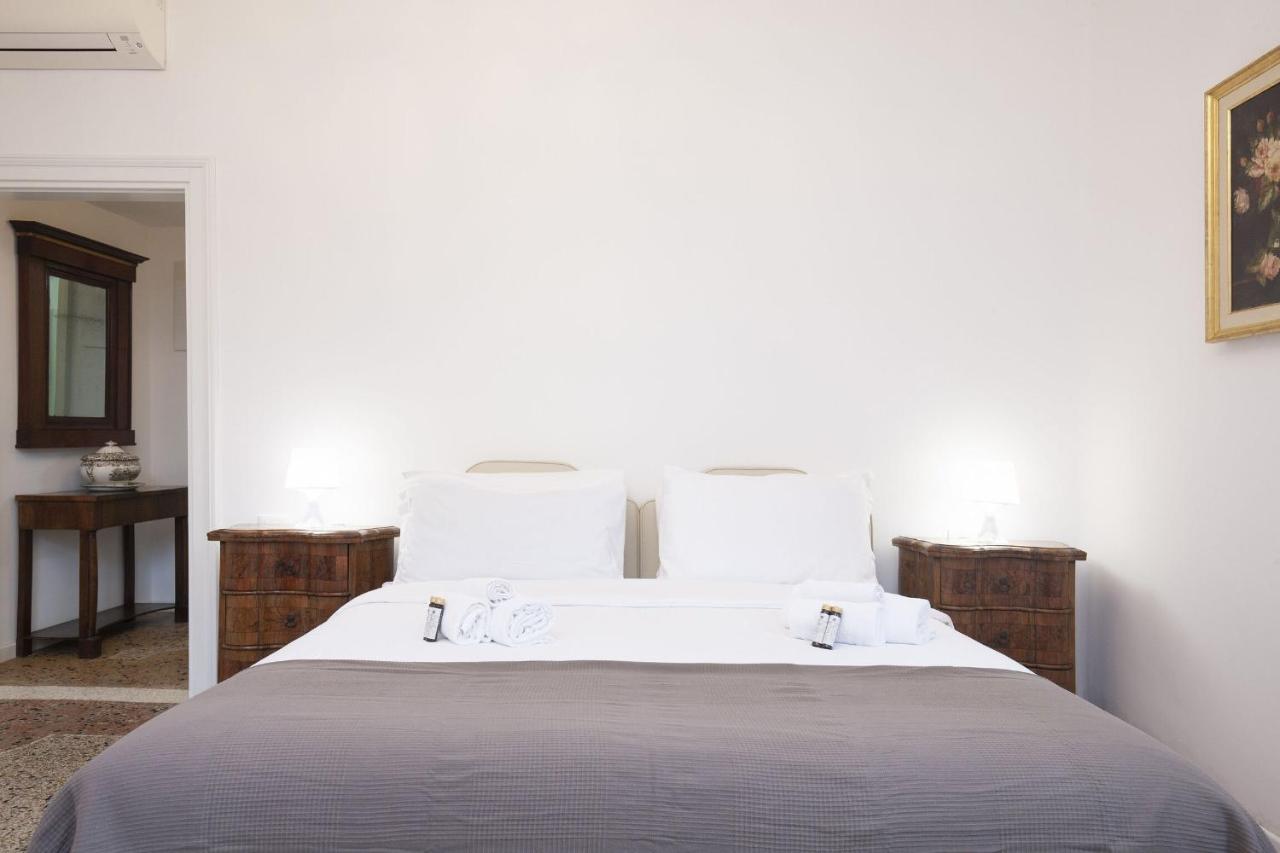 Residence Santa Marta By Halldis Venesia Bagian luar foto