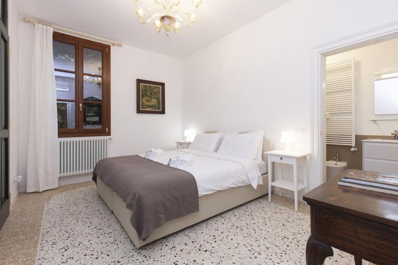 Residence Santa Marta By Halldis Venesia Bagian luar foto