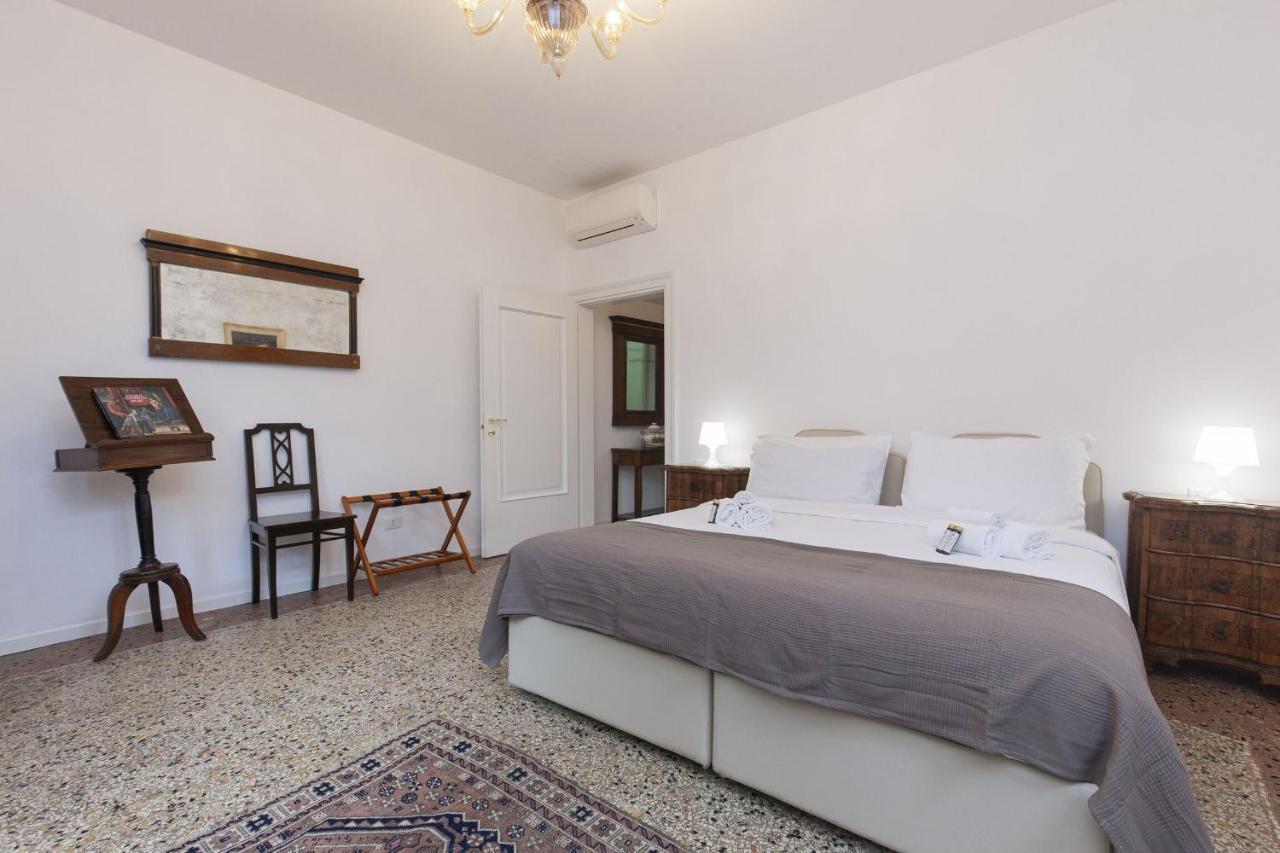 Residence Santa Marta By Halldis Venesia Bagian luar foto