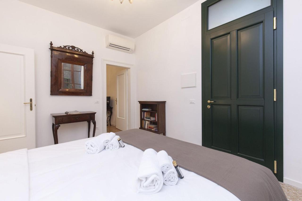 Residence Santa Marta By Halldis Venesia Bagian luar foto
